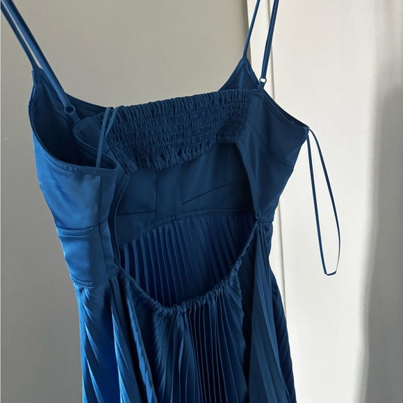 Blue Pleated Midi Dress - Picture 4 of 4